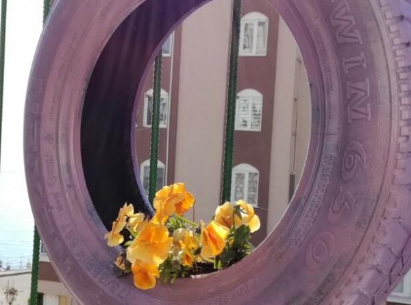 Ali Kütük Ortaokulunda Çiçekler Açıyor